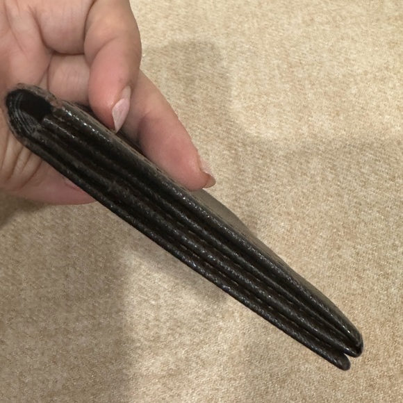 BURBERRY Grayish Brown Leather Folding Card Case (Barely Used) - Picture 10 of 17